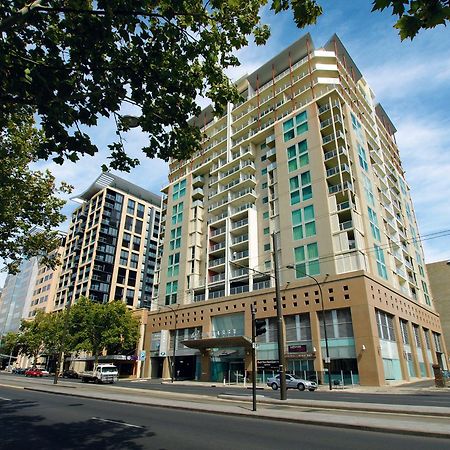 Oaks Adelaide Embassy Suites Экстерьер фото