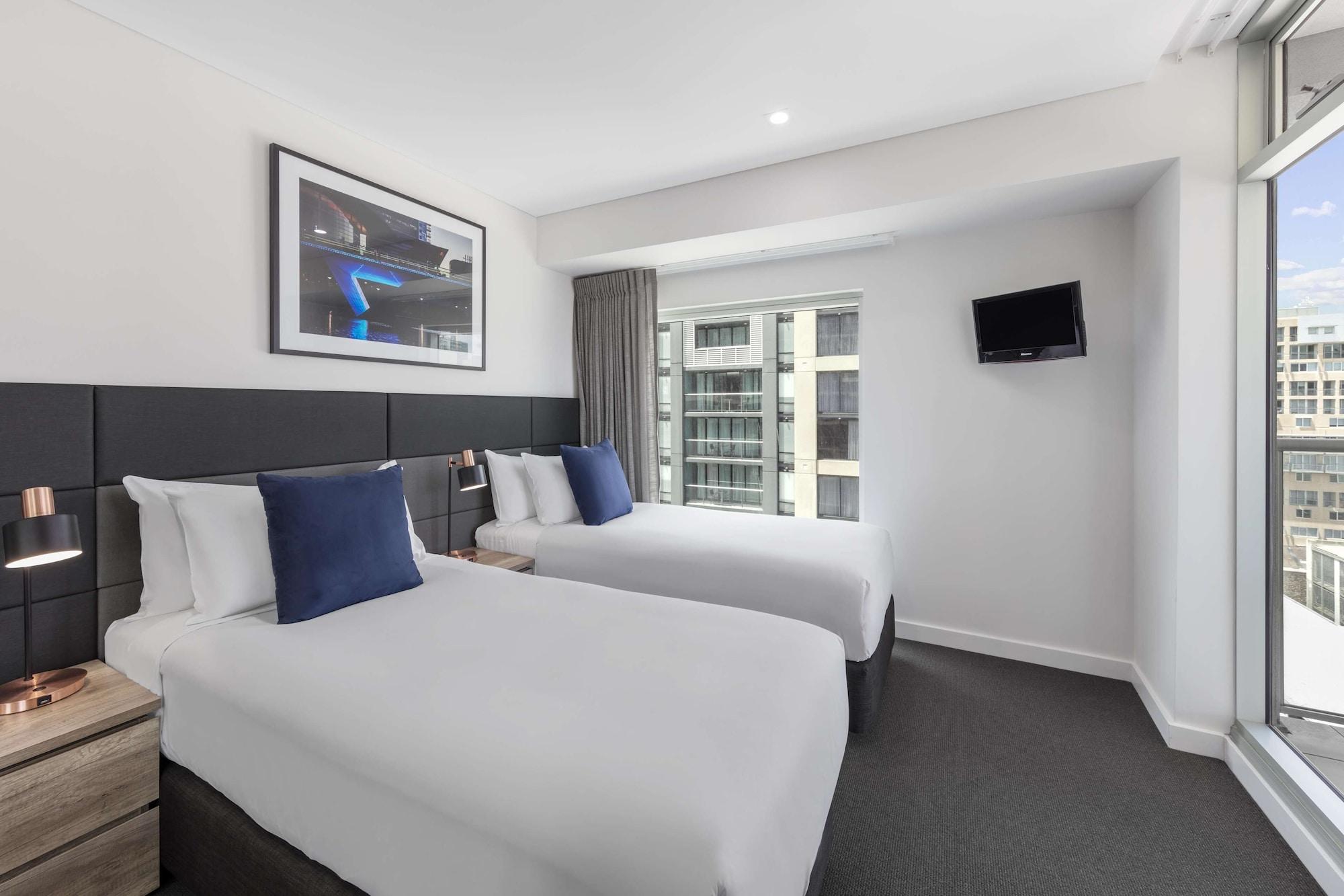 Oaks Adelaide Embassy Suites Экстерьер фото