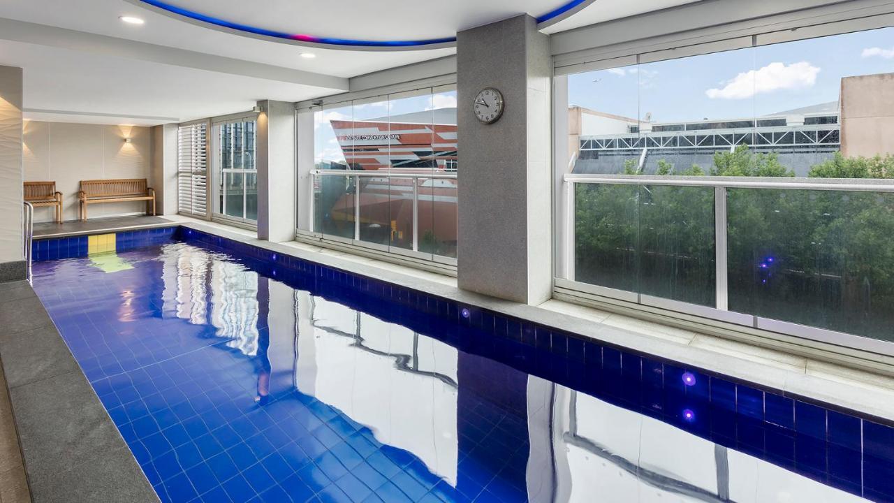 Oaks Adelaide Embassy Suites Экстерьер фото