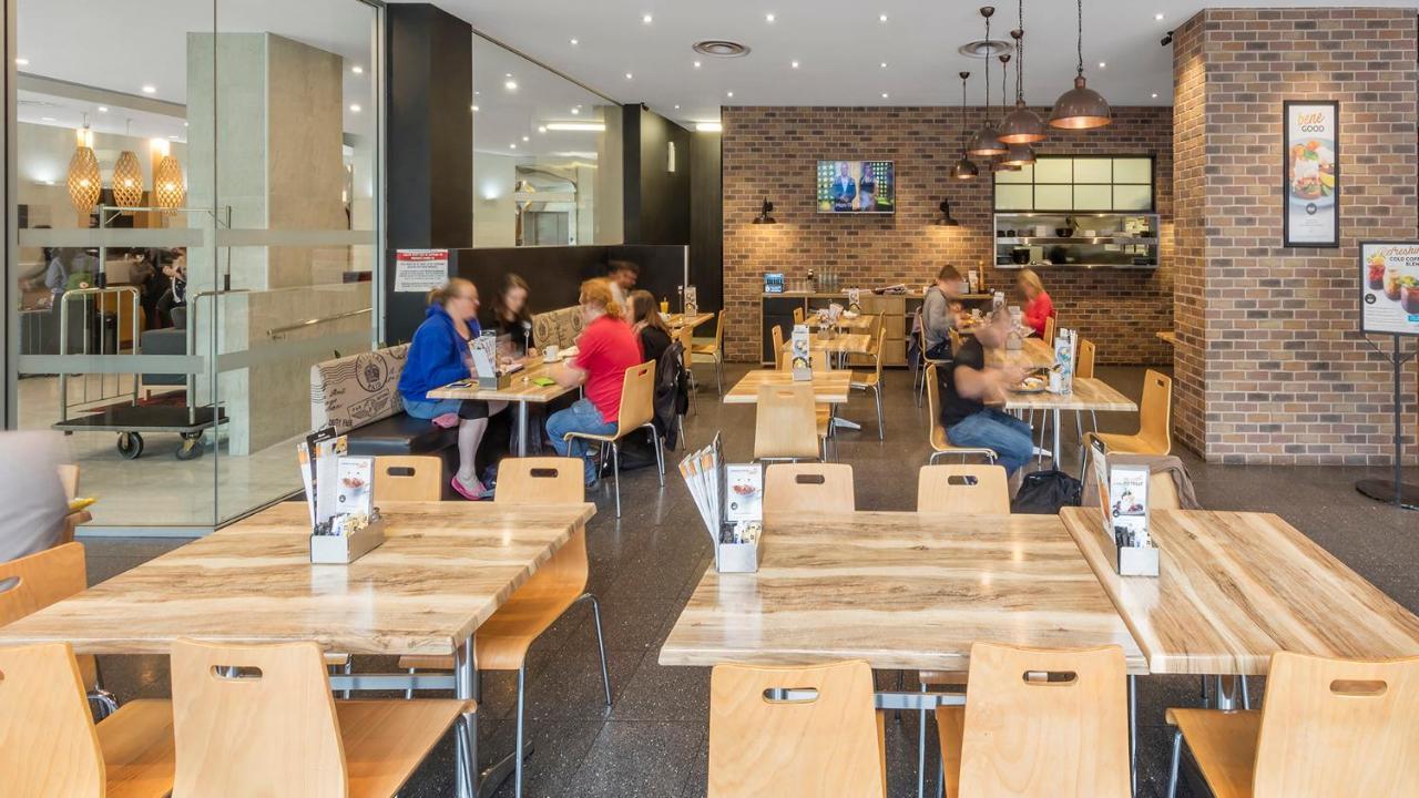 Oaks Adelaide Embassy Suites Экстерьер фото